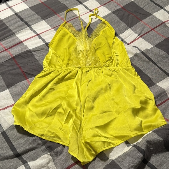 Yellow Lace Trim Women's Romper - Picture 2 of 3